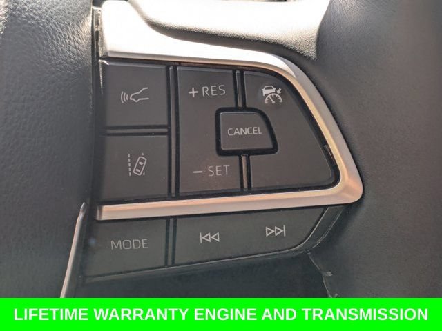 Used 2024 Toyota Highlander LE FWD image 26