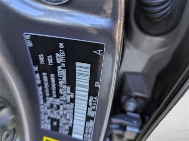 Used 2015 Toyota Highlander XLE image 28