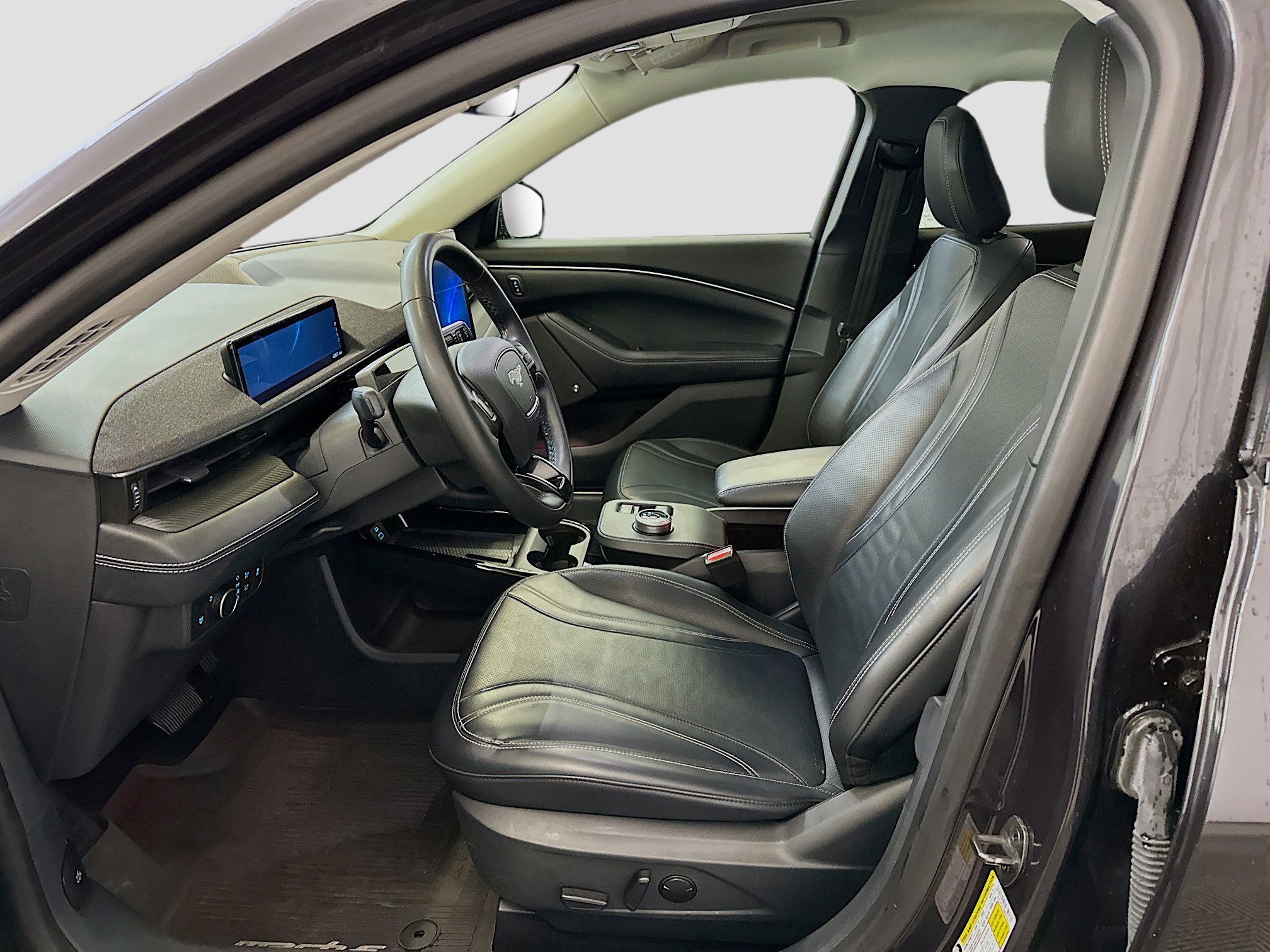 Used 2022 Ford Mustang Mach-E Premium image 13