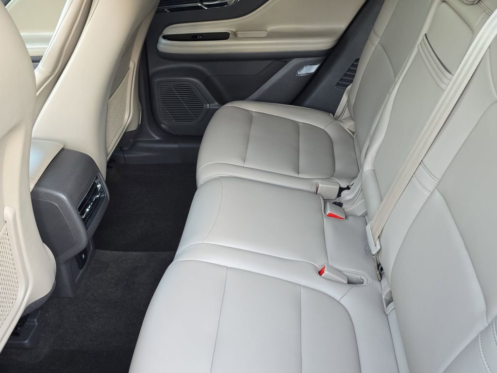 Used 2021 Lincoln Corsair FWD image 13