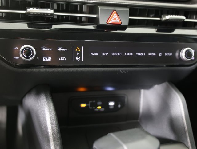 Certified 2026 Kia Sportage EX w/ EX Panorama Roof Package image 16