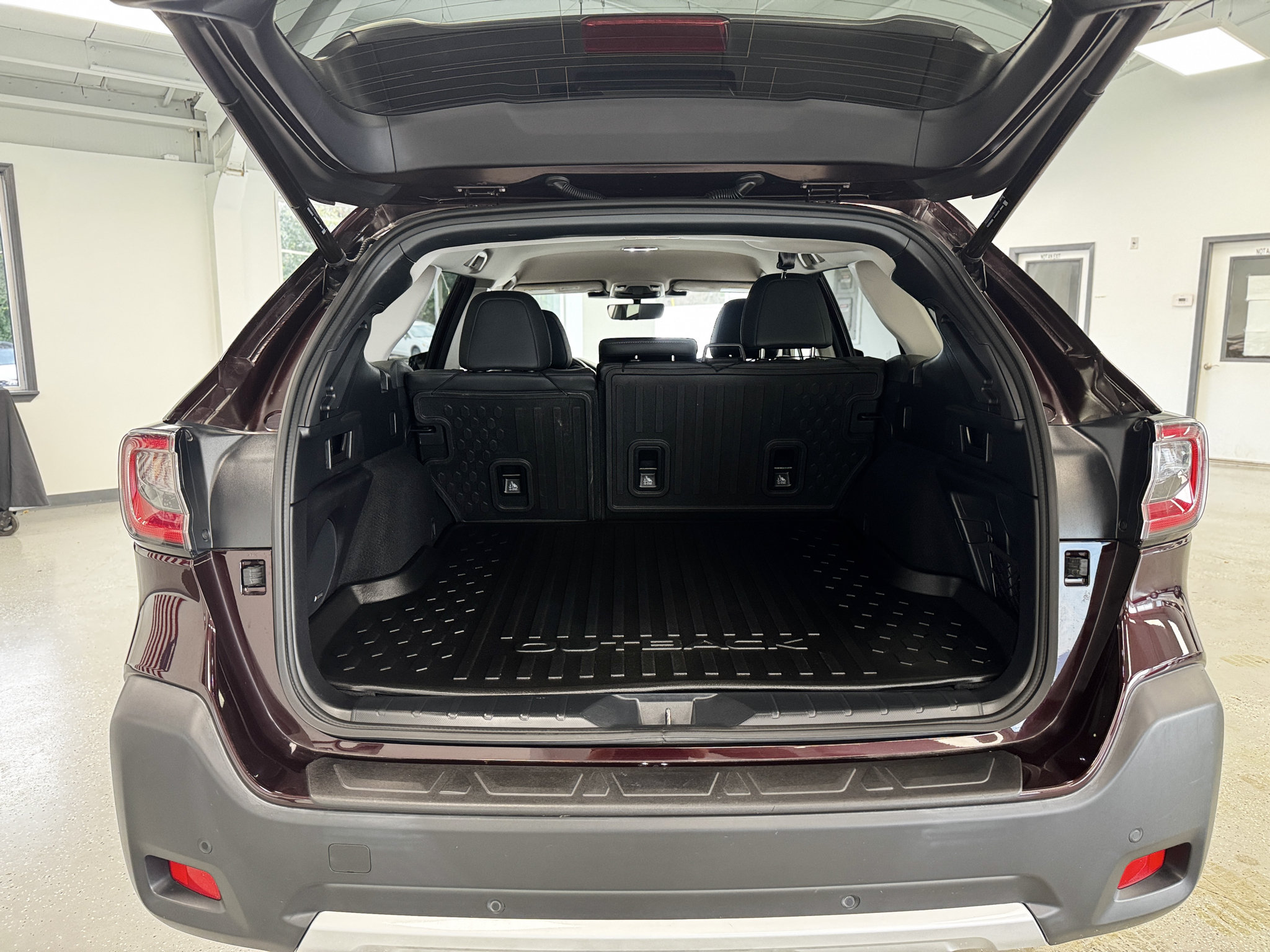 Used 2023 Subaru Outback Limited AWD/4WD image 30