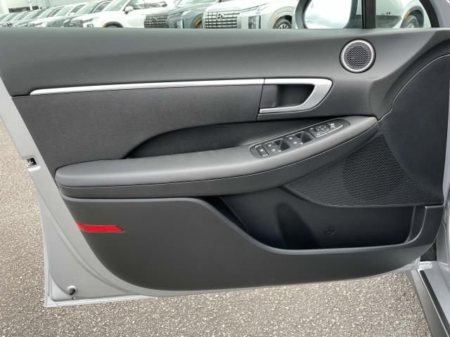 New 2025 Hyundai Sonata SE FWD image 15