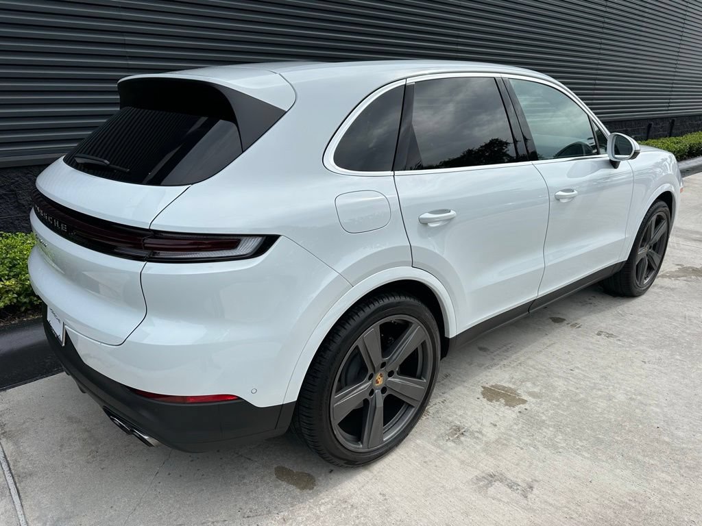 Certified 2024 Porsche Cayenne AWD/4WD image 10