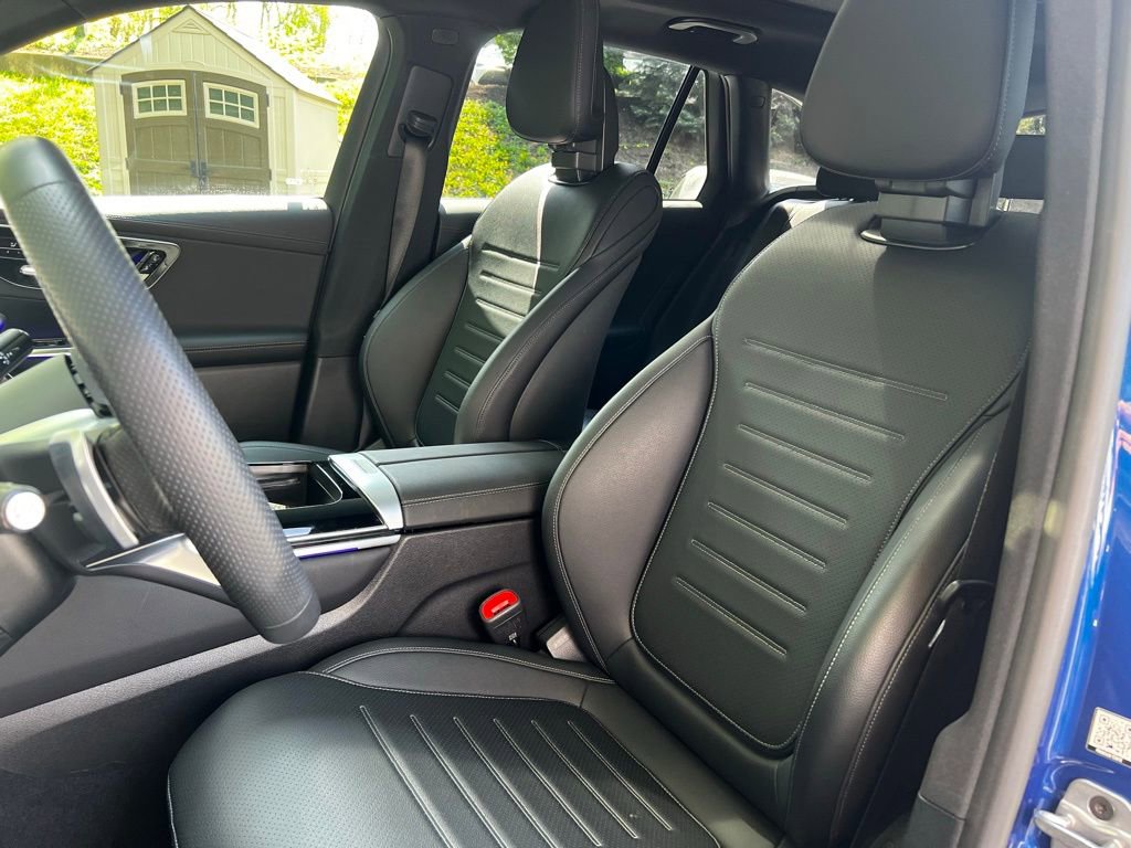 Used 2025 Mercedes-Benz GLC 350e 4MATIC image 13