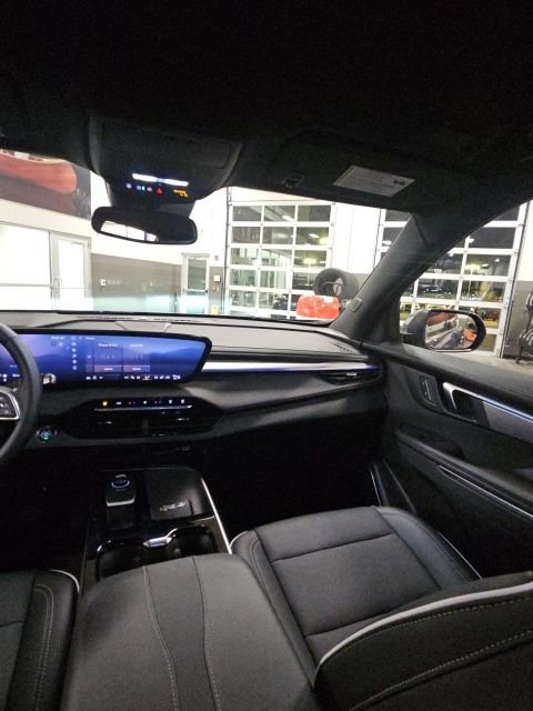 Used 2025 Buick Enclave Preferred image 28