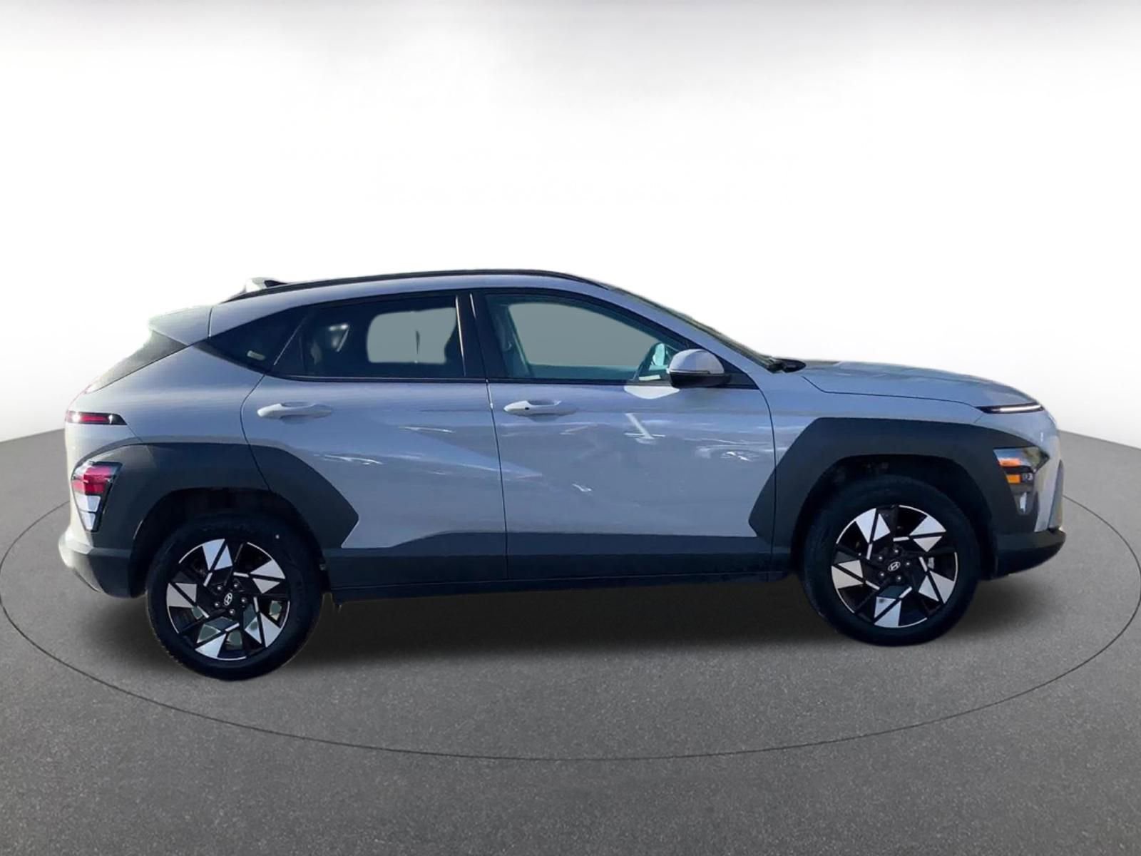 Used 2025 Hyundai Kona SEL image 16