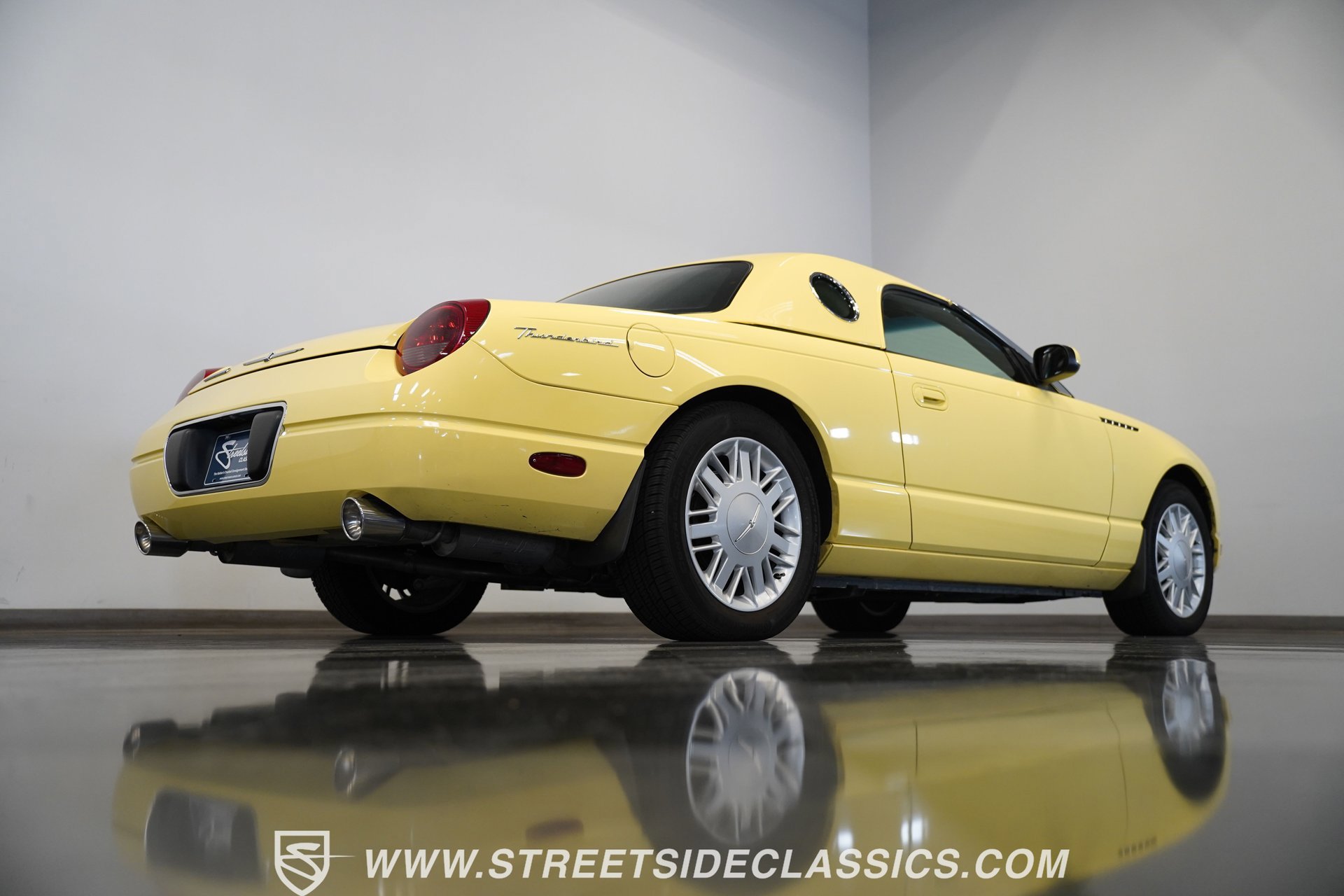Used 2002 Ford Thunderbird image 13