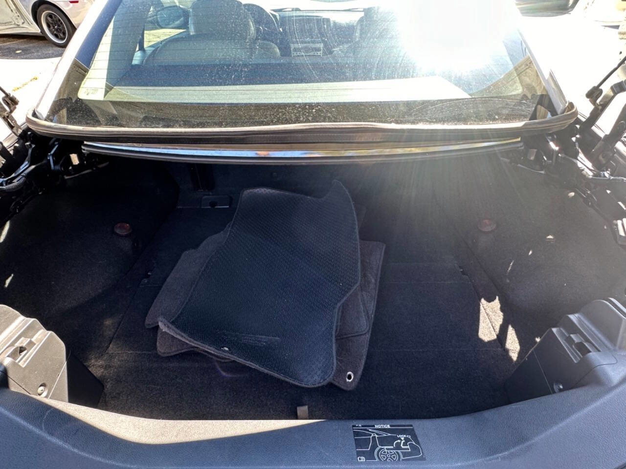 Used 2015 INFINITI Q60 Convertible w/ Premium Package image 12