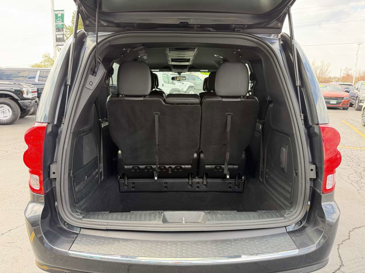 Used 2014 Dodge Grand Caravan R/T w/ Safety Sphere Group FWD image 18