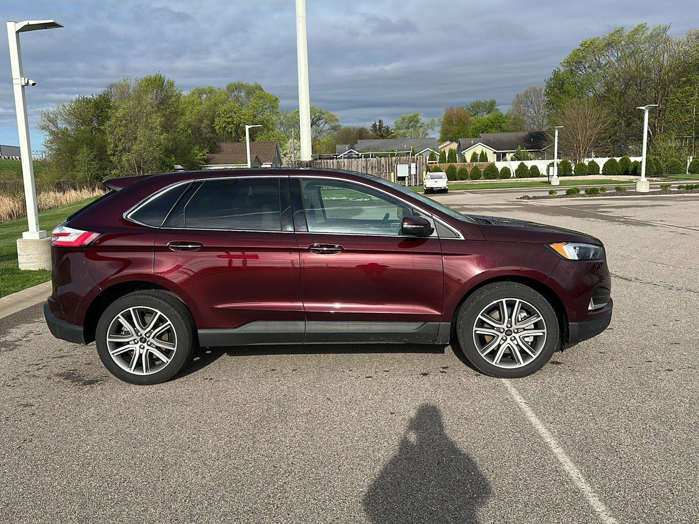 Used 2023 Ford Edge Titanium w/ Class II Trailer Tow Package AWD/4WD image 2
