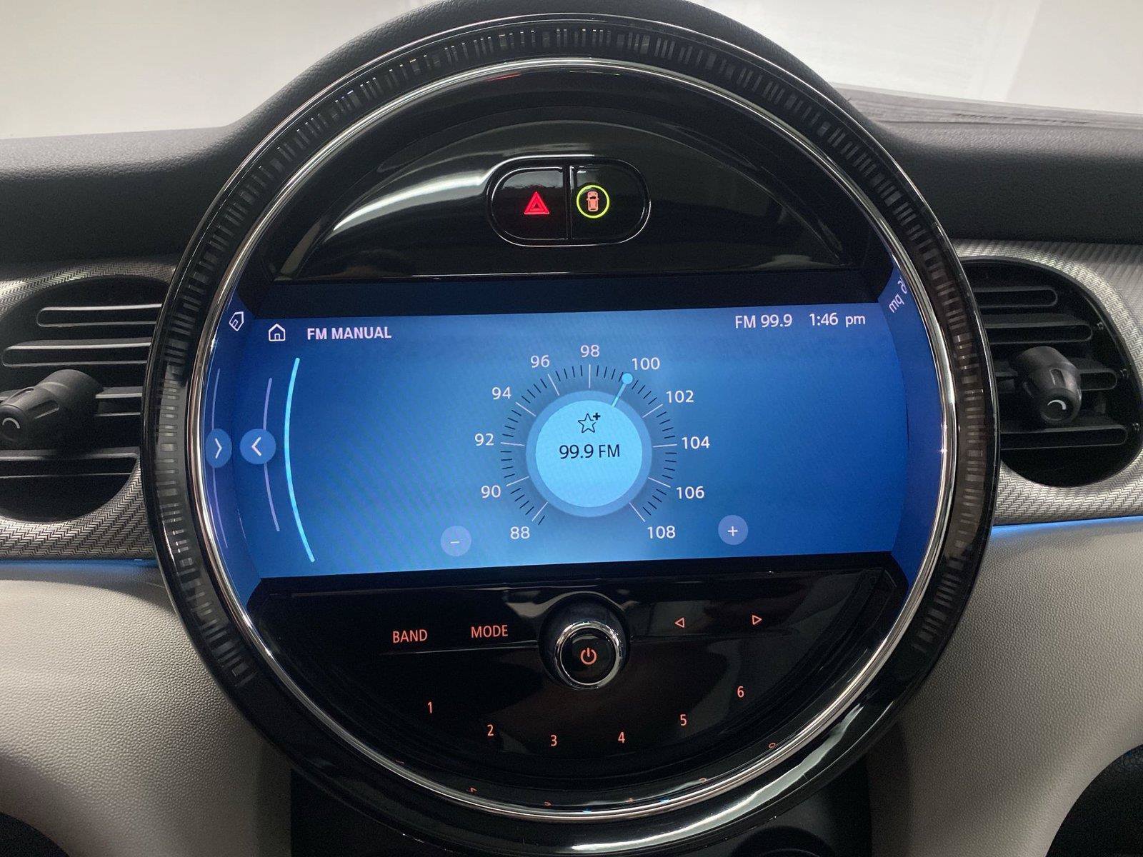 Used 2024 MINI Cooper SE w/ Signature Upholstery Package FWD image 16