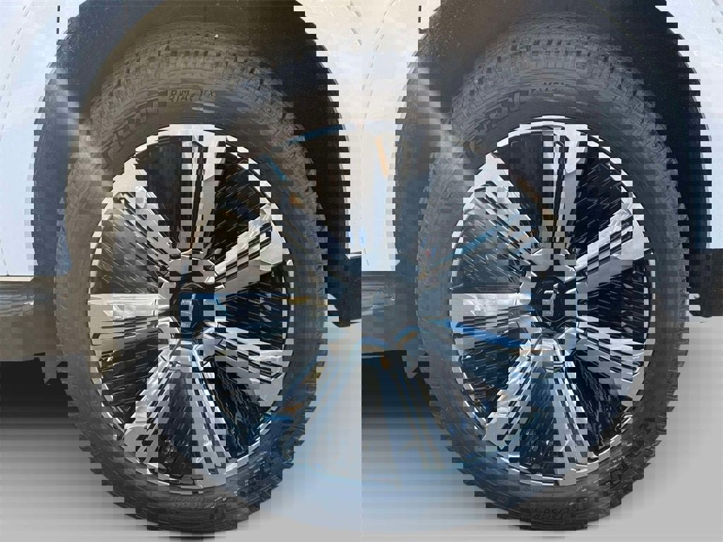 New 2025 Cadillac Escalade IQ Luxury 1 image 12