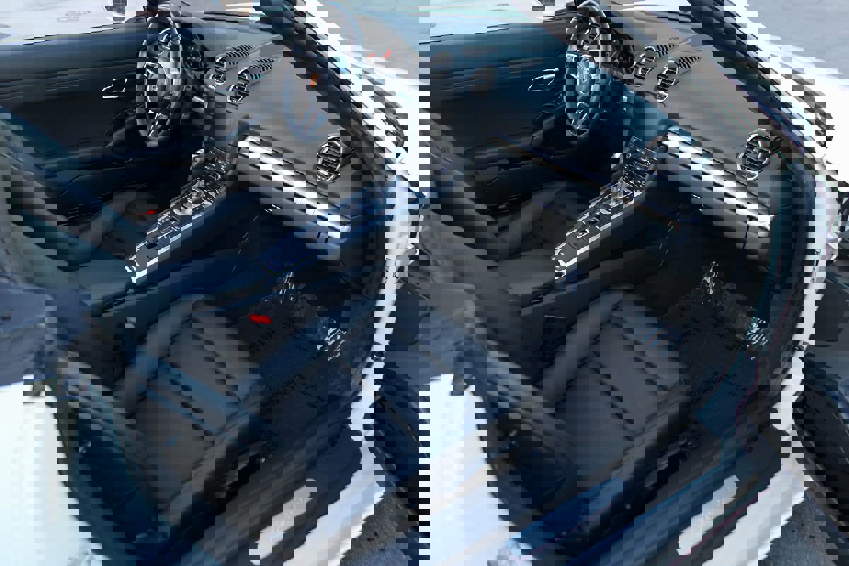 Used 2018 Porsche 718 Boxster RWD image 20