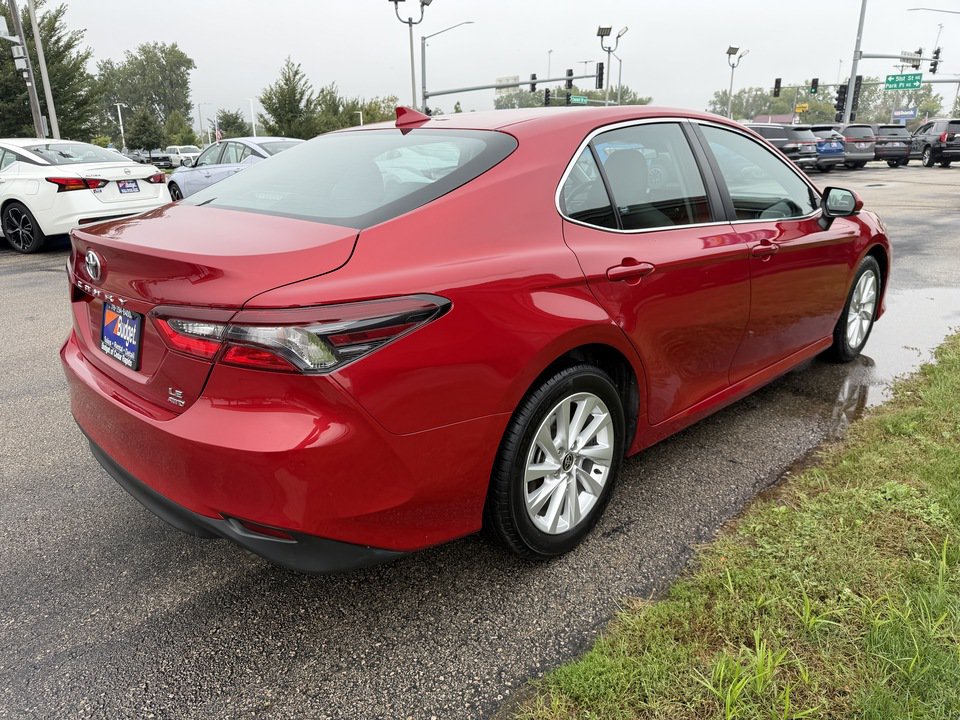 Used 2024 Toyota Camry LE AWD/4WD image 5