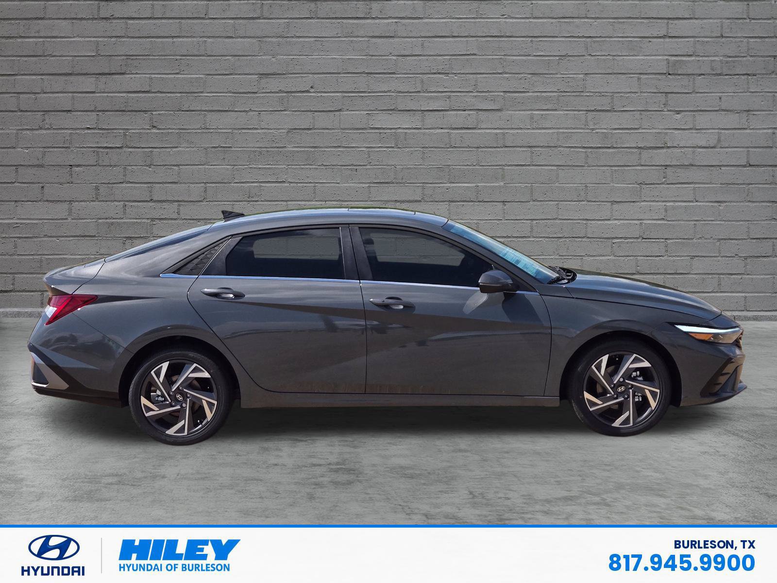 New 2026 Hyundai Elantra Limited FWD image 3