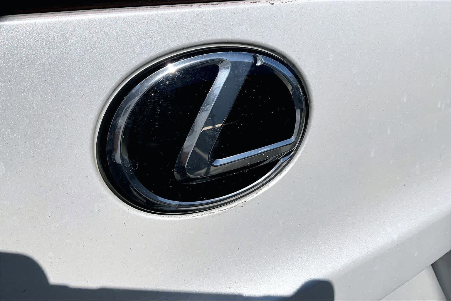 Used 2022 Lexus UX 200 w/ Accessory Package (Z1) FWD image 30