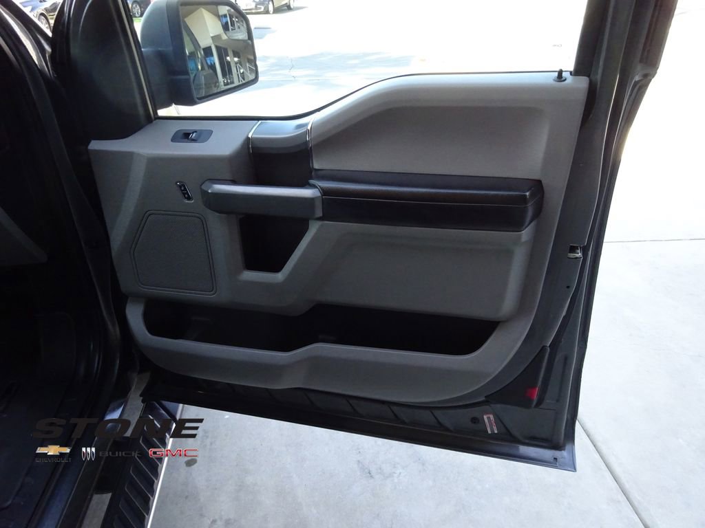 Used 2015 Ford F150 XLT w/ Equipment Group 302A Luxury image 29