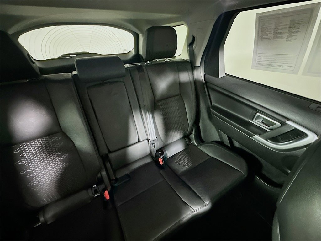 Used 2019 Land Rover Discovery Sport SE image 14