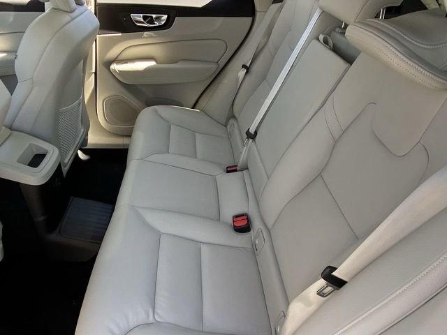 Certified 2025 Volvo XC60 T8 Plus AWD/4WD image 18