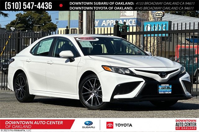 Used 2024 Toyota Camry SE image 1