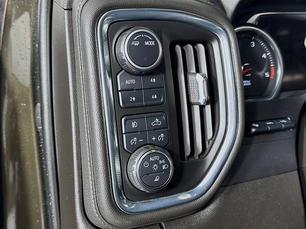 Used 2023 Chevrolet Silverado 3500 High Country w/ Z71 Off-Road Package image 17