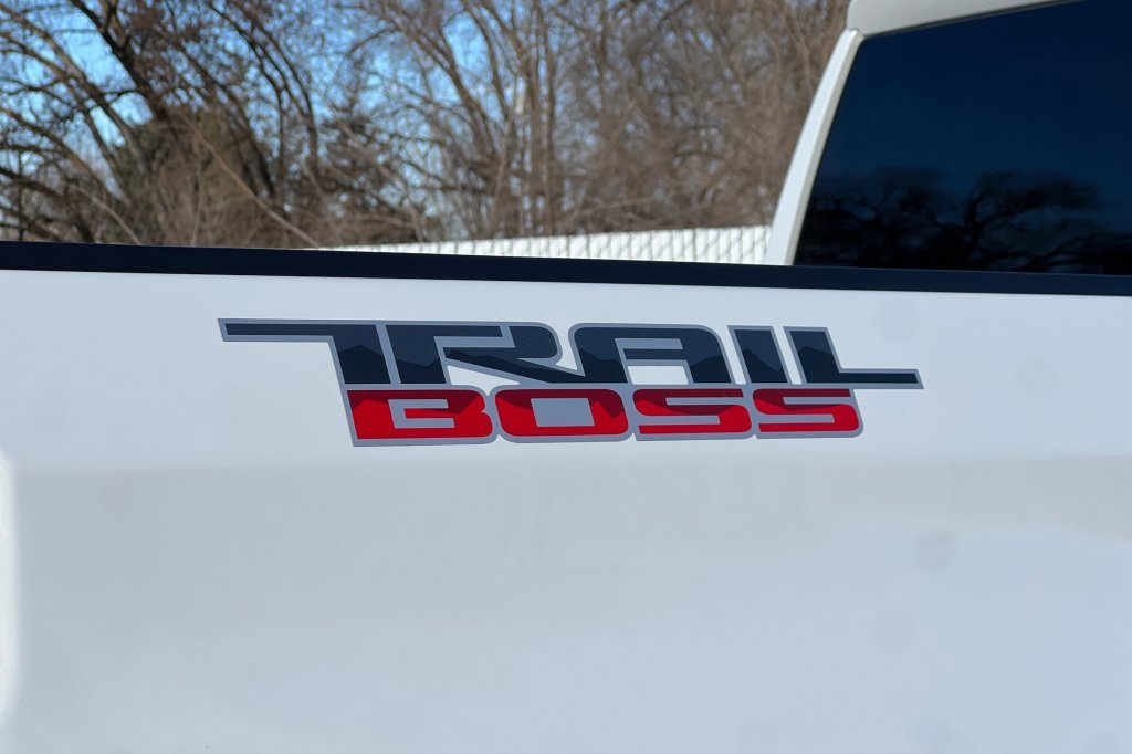 Used 2022 Chevrolet Silverado 1500 LT Trail Boss w/ Convenience Package II image 22