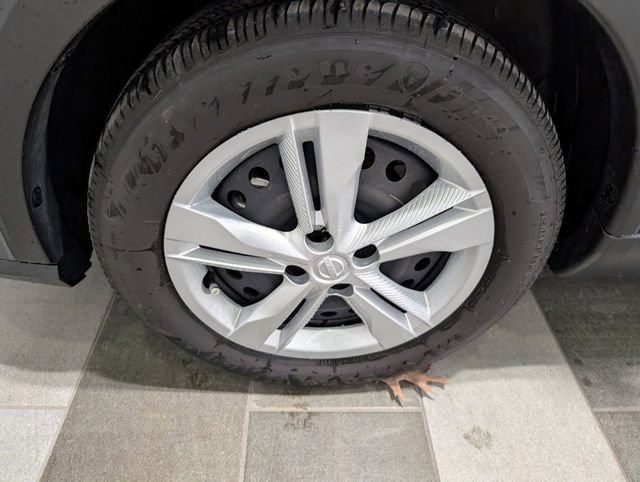 Used 2025 Nissan Kicks Play S image 7