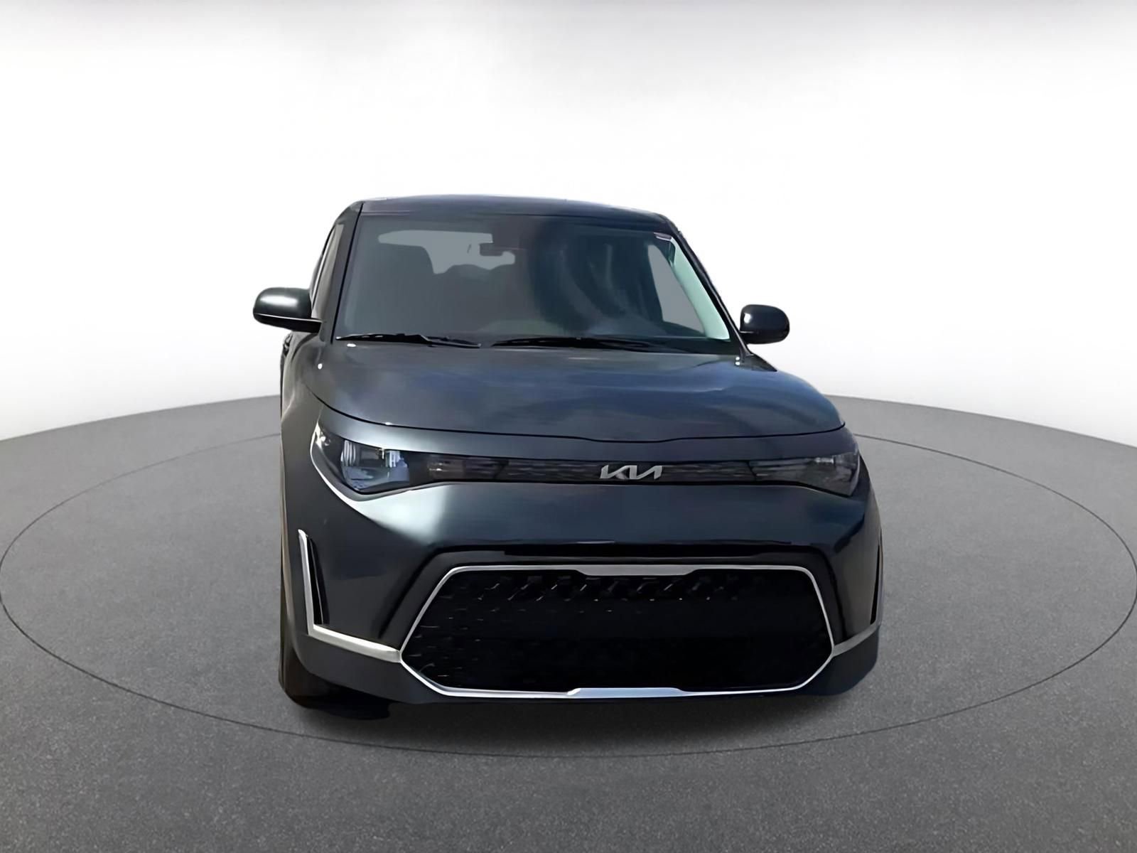 Used 2025 Kia Soul LX w/ LX Technology Package image 4