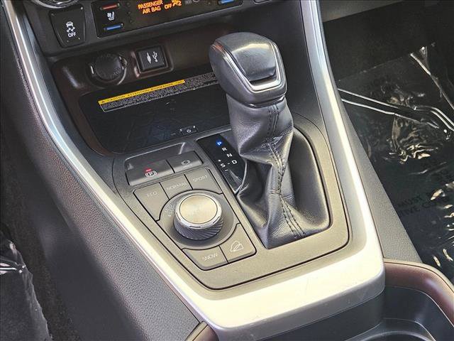 Used 2019 Toyota RAV4 Limited w/ Advanced Technology Package AWD/4WD image 19