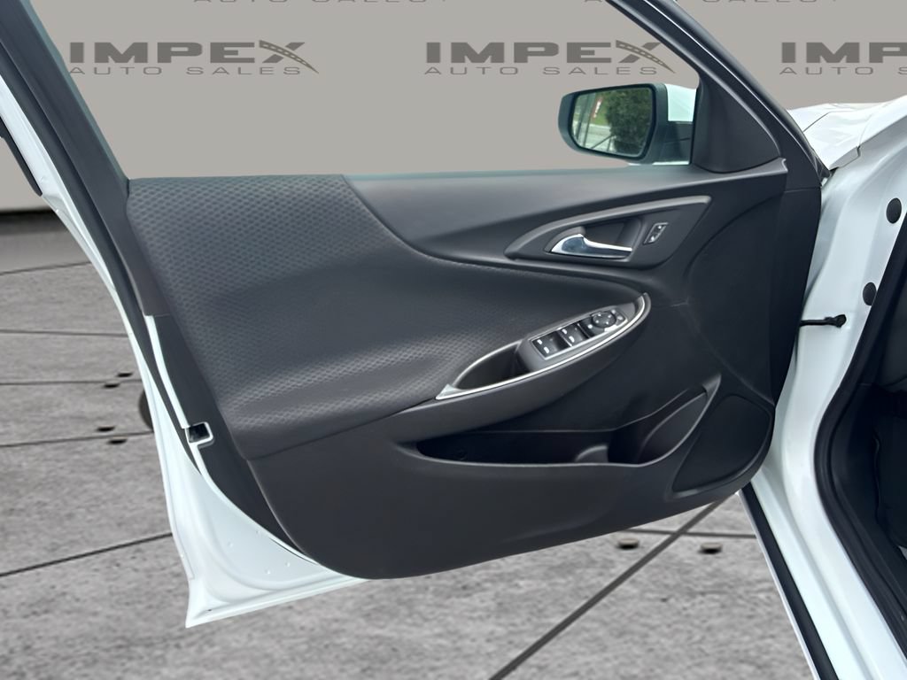Used 2022 Chevrolet Malibu LT FWD image 14
