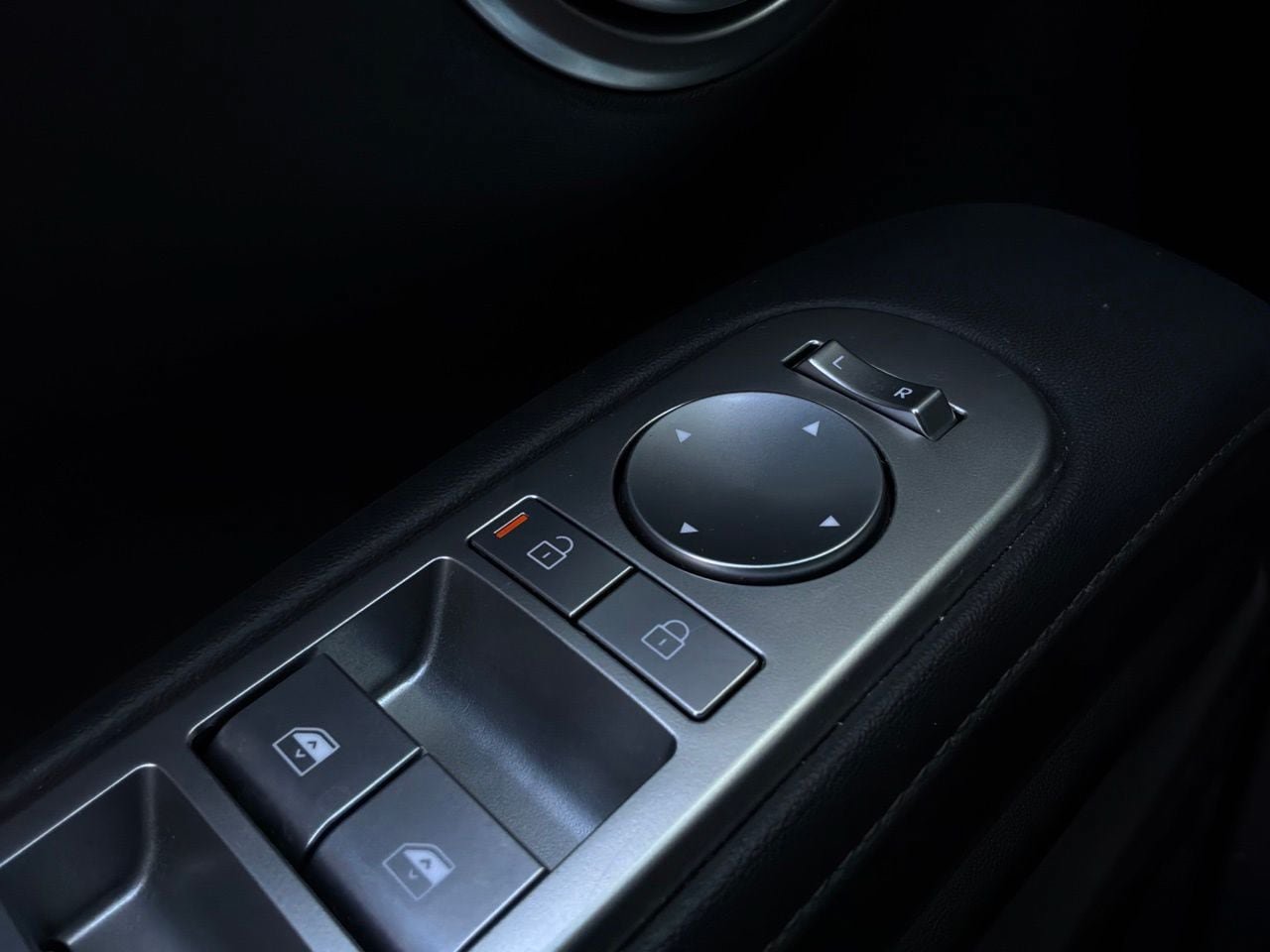 Used 2026 Hyundai Palisade SEL FWD image 28
