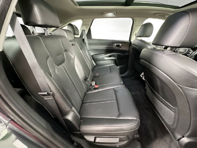 Used 2023 Kia Sorento S w/ Panoramic Sunroof Package AWD/4WD image 30