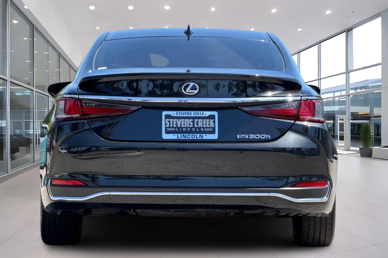Used 2021 Lexus ES 300h w/ Premium Package FWD image 5