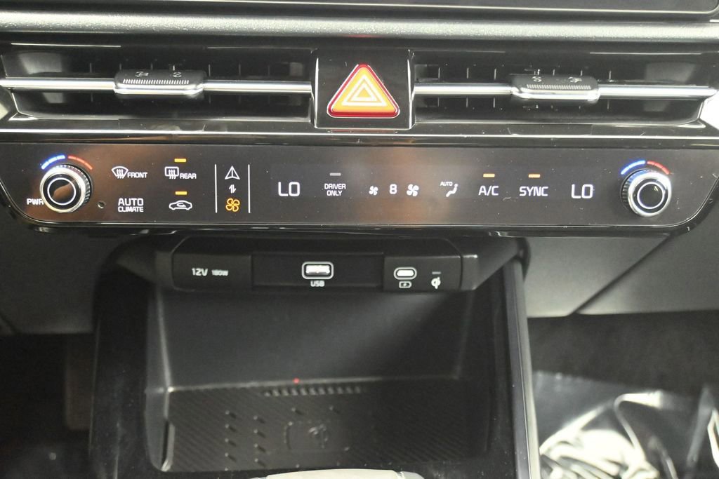 Used 2024 Kia Niro EX FWD image 19