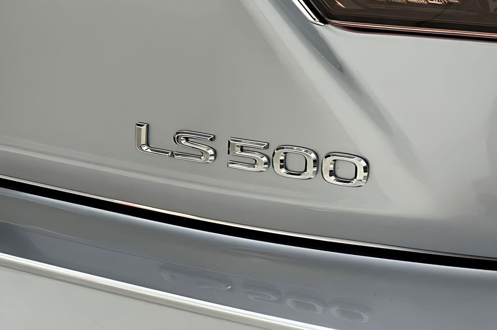 Used 2024 Lexus LS 500 w/ Interior Upgrade Package image 22