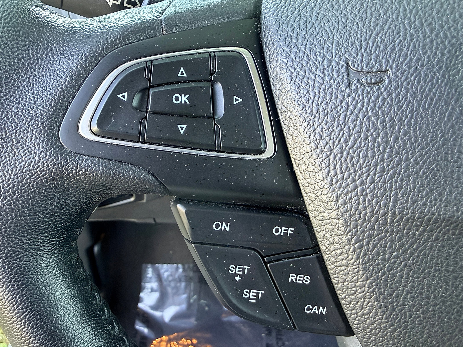 Used 2015 Ford Focus SE w/ SE Sport Package FWD image 24