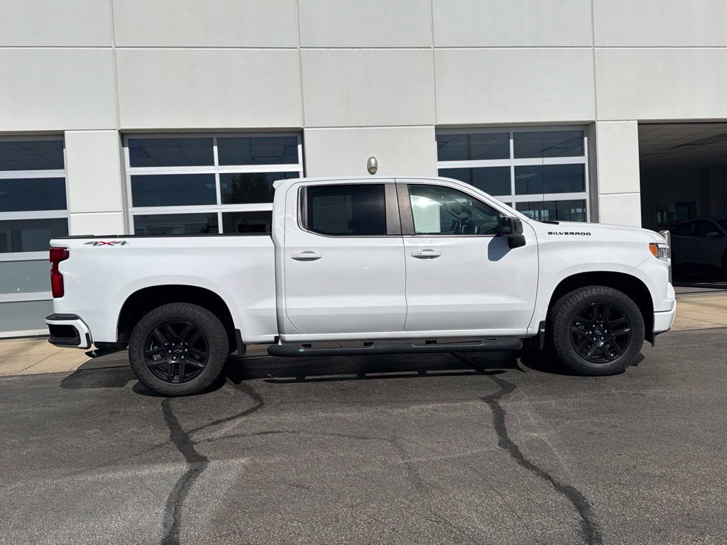 Used 2022 Chevrolet Silverado 1500 RST w/ Convenience Package II AWD/4WD image 3