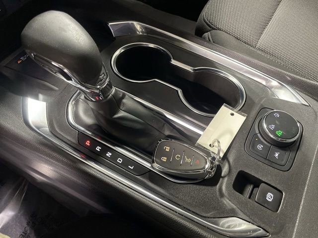 Used 2022 Chevrolet Traverse LT image 20