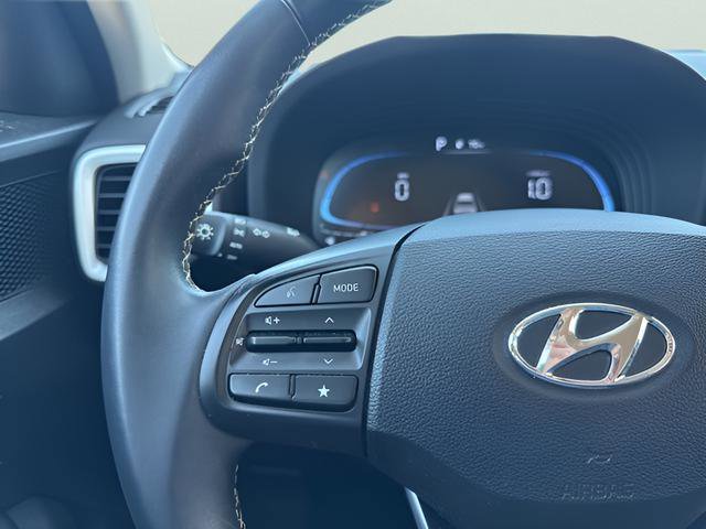 Used 2024 Hyundai Venue Limited image 21