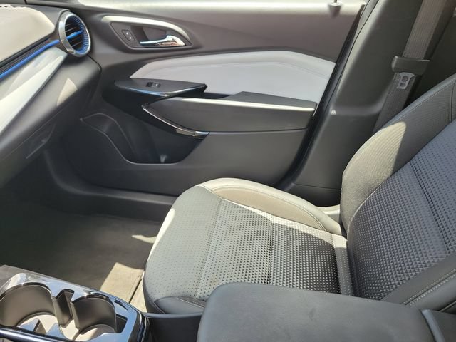 Certified 2025 Chevrolet Trax LT w/ LT Convenience Package FWD image 31