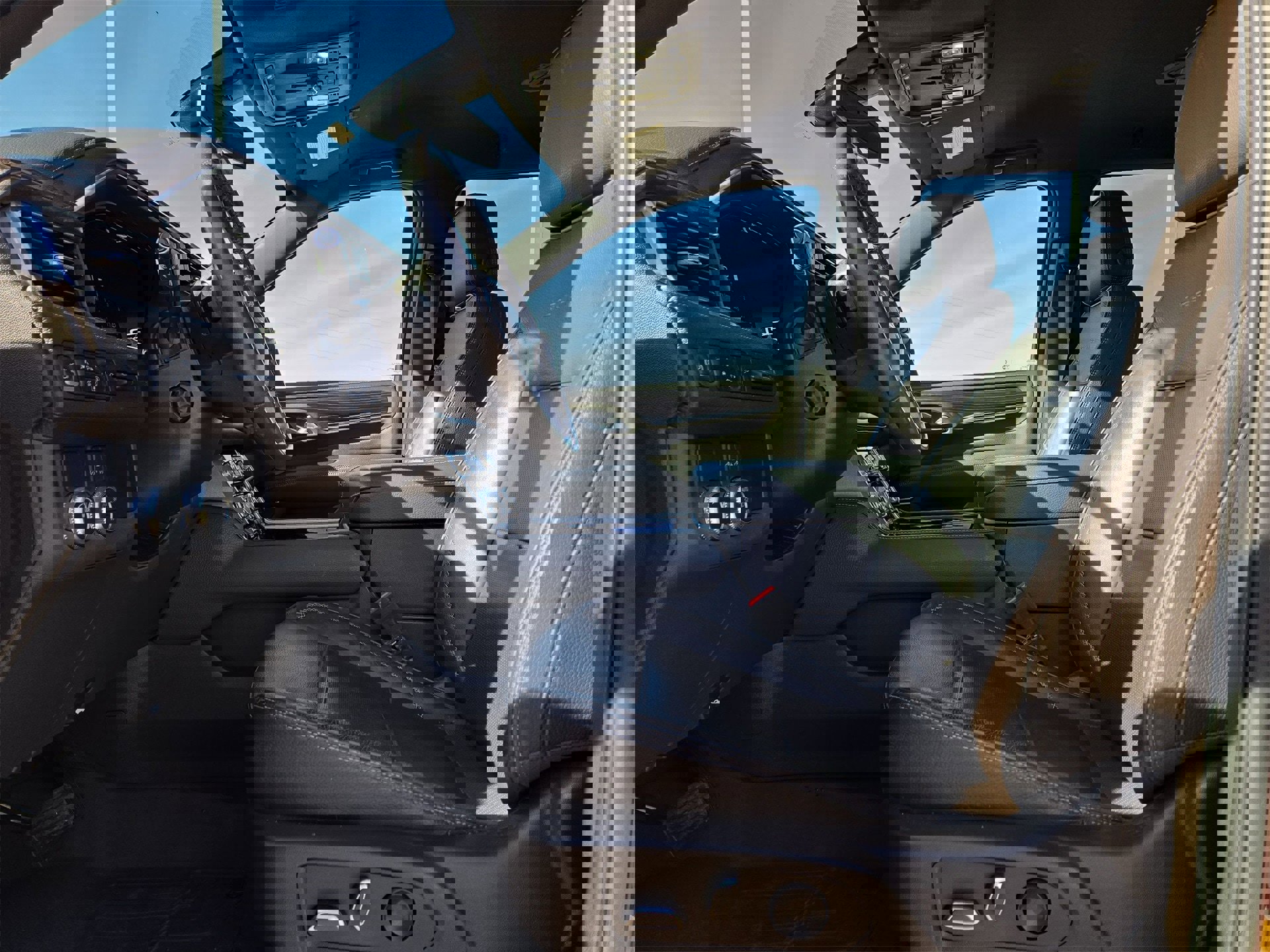 Used 2022 GMC Yukon XL Denali image 16