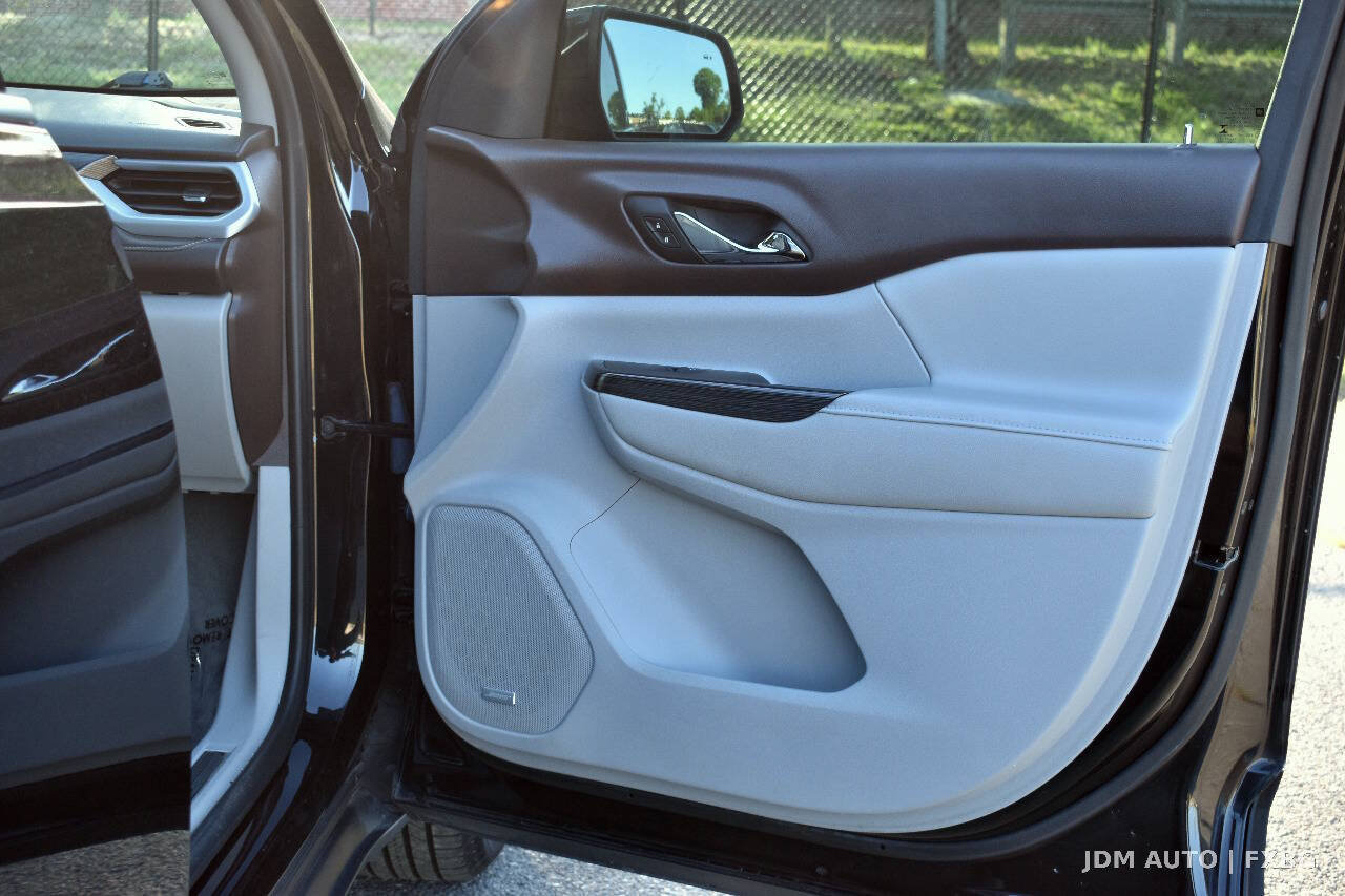 Used 2018 GMC Acadia SLT w/ LPO, Floor Liner Package AWD/4WD image 10