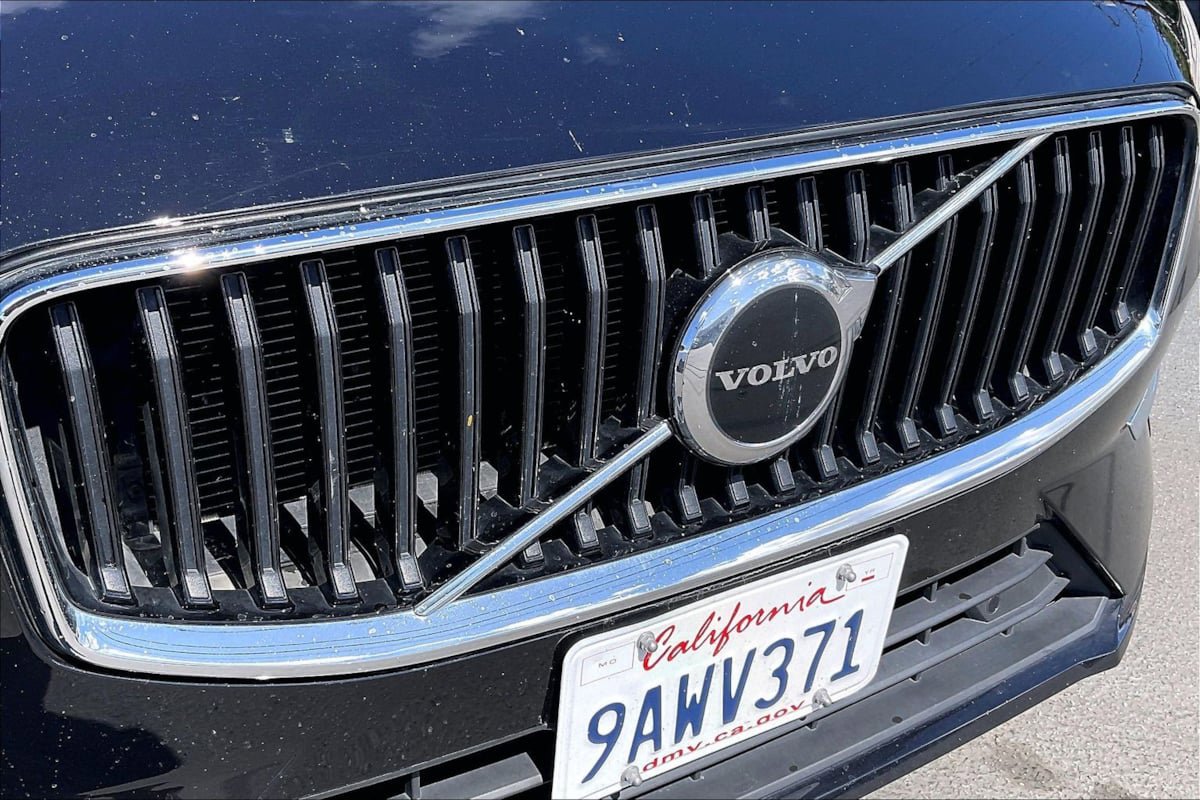 Used 2022 Volvo XC60 B5 Momentum AWD/4WD image 28