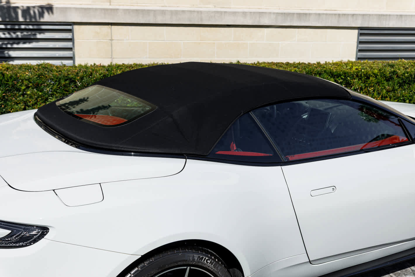 Used 2019 Aston Martin DB11 Volante image 14