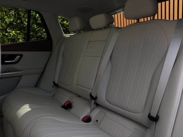Used 2023 Mercedes-Benz EQE 500 4MATIC SUV w/ Exclusive Trim Package image 13