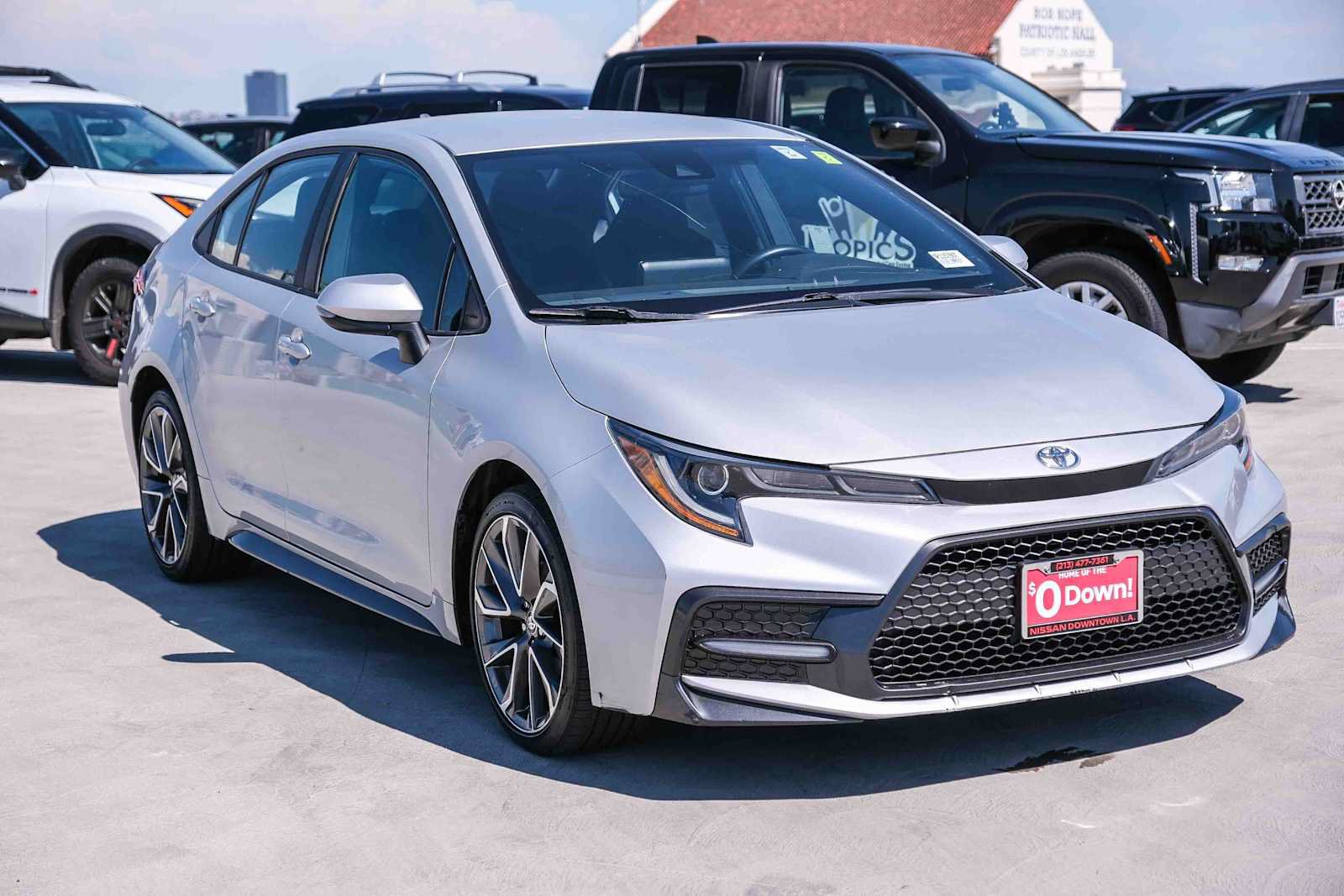 Used 2022 Toyota Corolla SE FWD image 3
