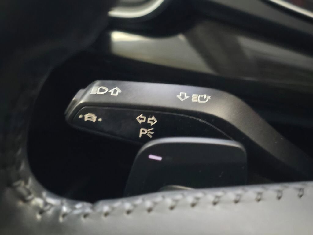 Used 2020 Audi Q5 e Prestige w/ Prestige Package image 43