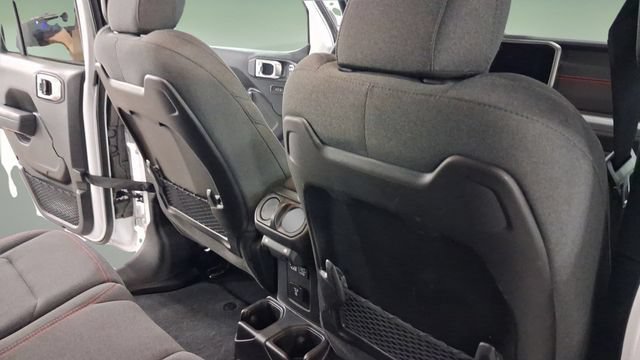 Used 2026 Jeep Wrangler Unlimited Rubicon AWD/4WD image 17
