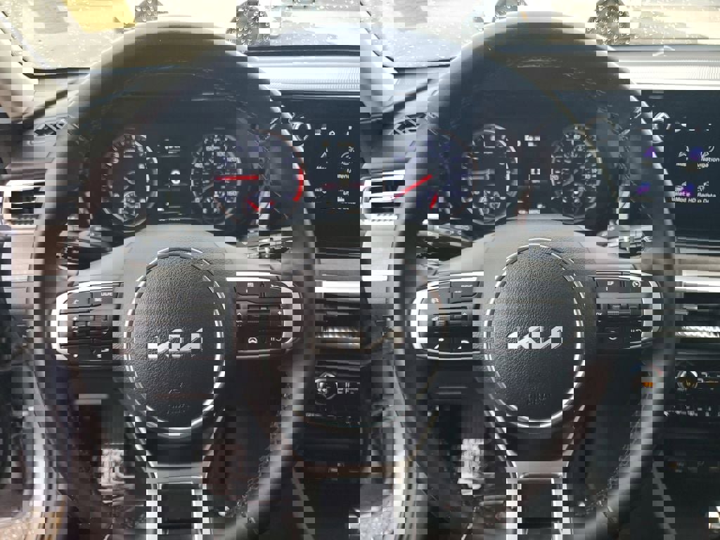 Used 2023 Kia K5 EX FWD image 11